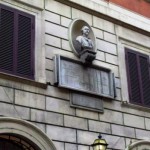 La lapide sulla casa dove nacque Angelo Brunetti in via di Ripetta