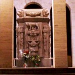 L'Ara dei Caduti al Sacrario